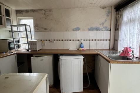 Kitchen / Breakfast Room