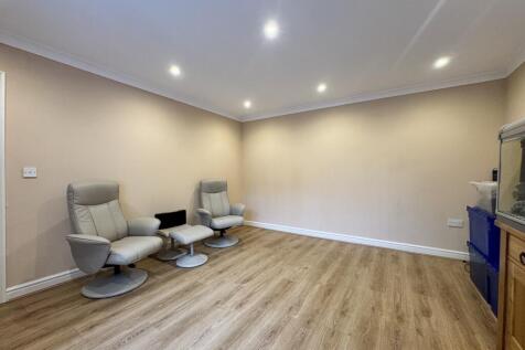 Bedroom 4/Living Room