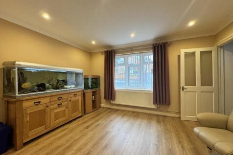 Bedroom 4/Living Room