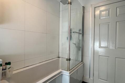 Bathroom/Shower Room