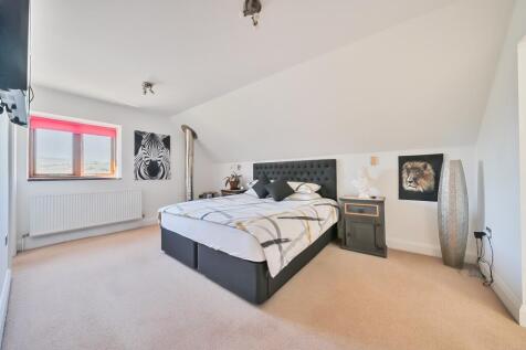 Bedroom 1 &amp; Ensuite Bathroom