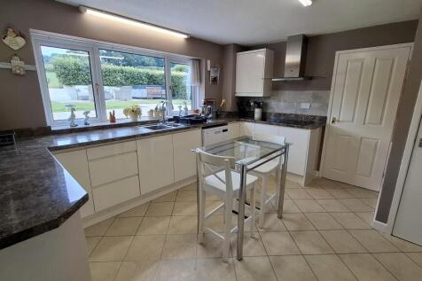 Kitchen / Breakfast Room