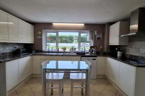 Kitchen / Breakfast Room