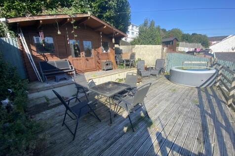 Summer House/Games Room