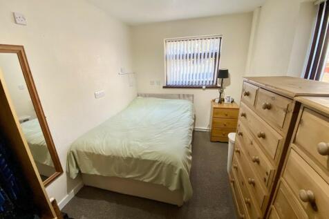 Sitting Room/ Bedroom