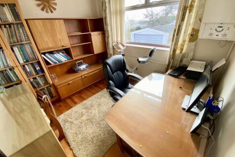 Bedroom 5/Study