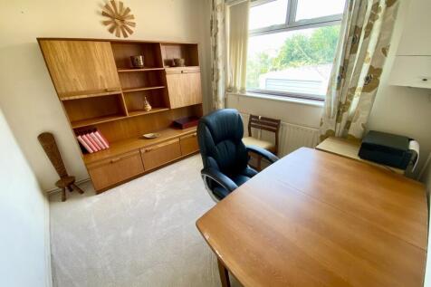 Bedroom 5/Study