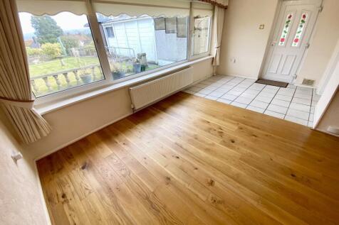 Sitting Room/Dining Room