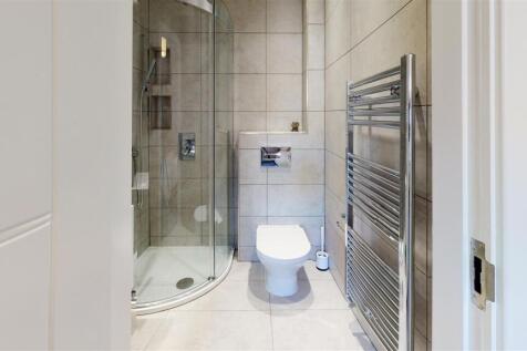 12. Lochaline-Street-Bathroom(3).jpg