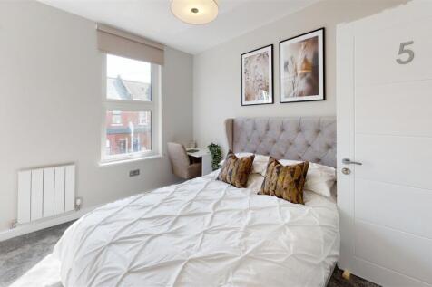 14. Lochaline-Street-Bedroom(3).jpg