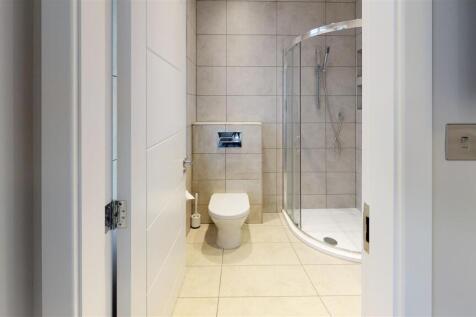 15. Rannoch-Road-En-suite(3).jpg