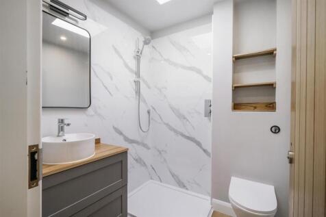 Flat 1, 20 Greyhound Road - tHXPbwntZY7S7bQ2c4vB.j