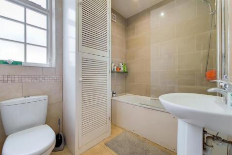 7_Bathroom-0.jpg