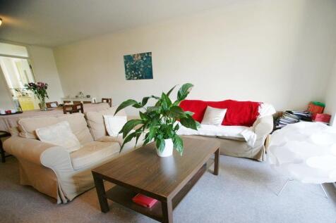 2. Living room.jpg