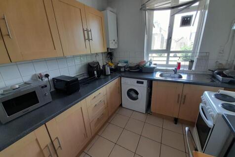 2. Kitchen 1.jpeg