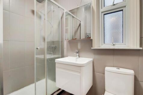 6_Bathroom-0.jpg