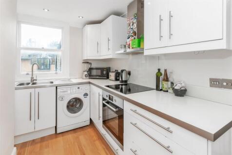 4. Kitchen 2.jpg
