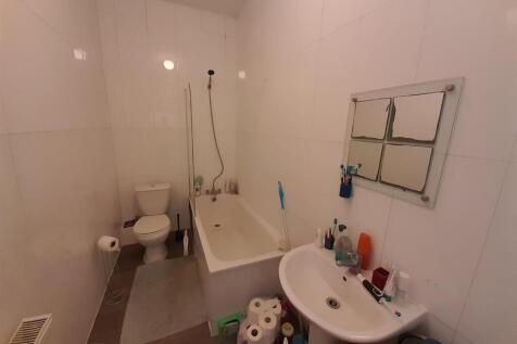 4. Bathroom.jpg