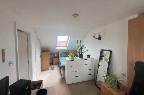 2nd Bedroom