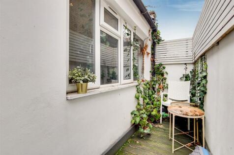 4 - Patio 1-0.jpg