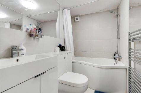 11 - Bathroom-0.jpg