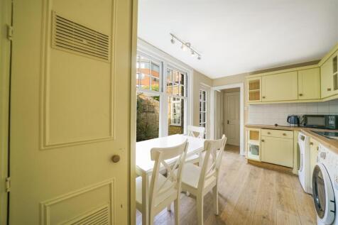 Yeldham Road - LzE868O8mqEMtFnprsPJ.jpg