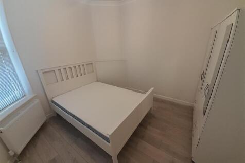 5. Bedroom 1.jpg