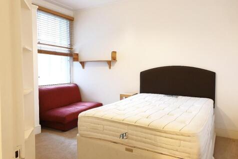 Bedroom 1.jpg