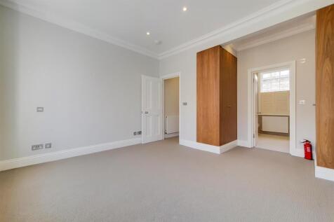 10. Main Bedroom 1.jpg