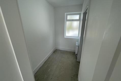 DRESSING ROOM