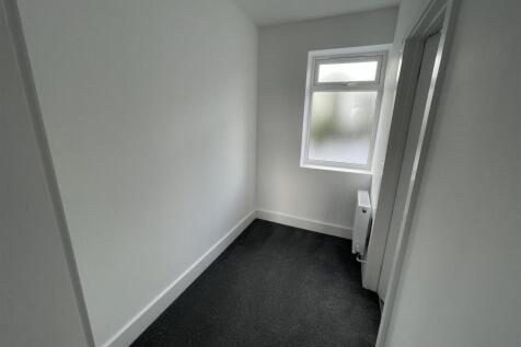 DRESSING ROOM