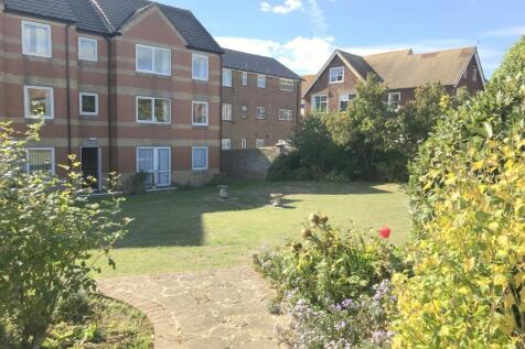 Rear communal garden