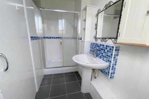 En suite shower room