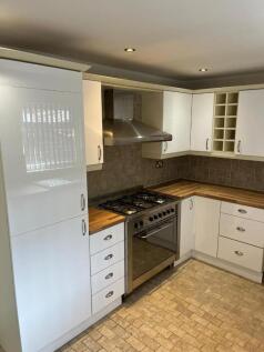 Kitchen 2.jpg