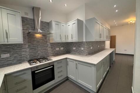 Kitchen 2.jpg