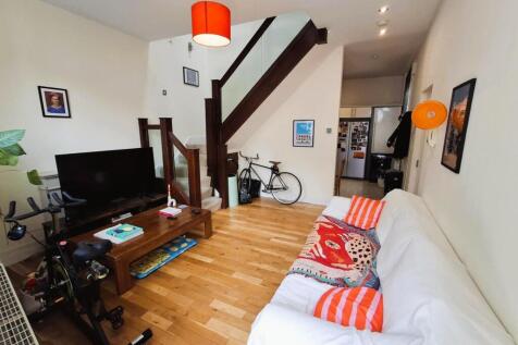 parkfield living 2.JPG