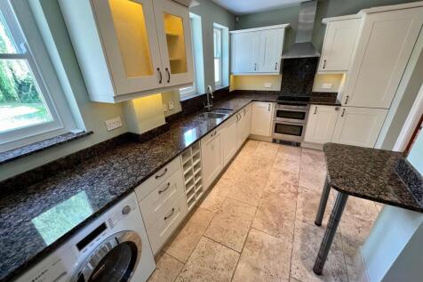Clifton20.Kitchen.jpg