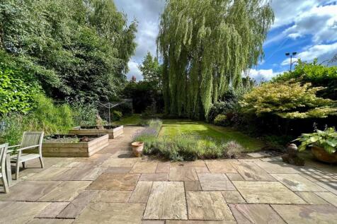 Clifton20.Garden.jpg