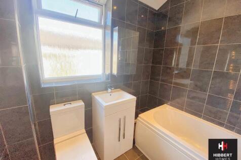 BATHROOM 1.jpg