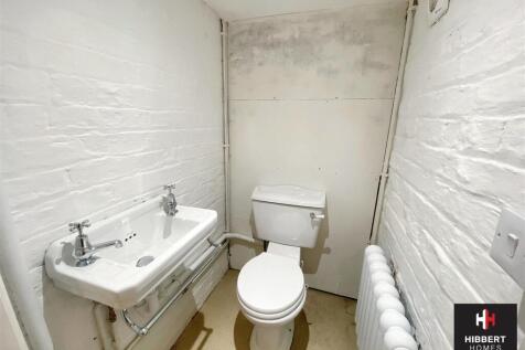cellar wc.jpg