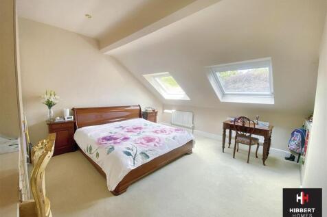 bed 2.jpg