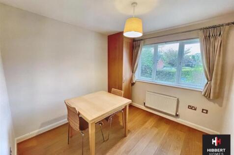 second bedroom.jpg