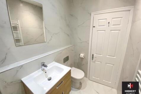 en-suite 1.jpg