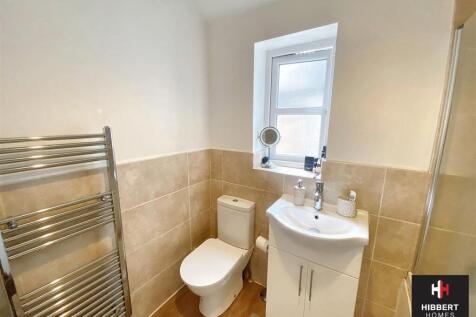 bathroom 1.jpg