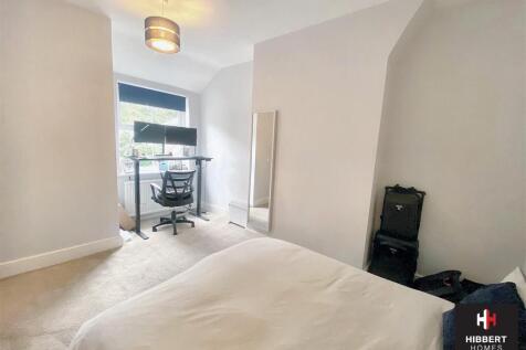 bed 2.jpg