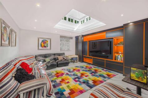 GAMES ROOM.jpg