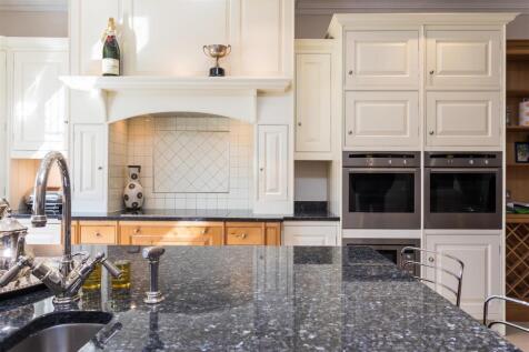 Kitchen3.jpg