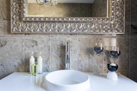 Bathroom2.jpg