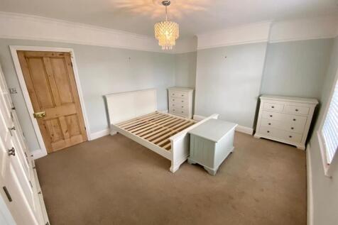 Bedroom1..jpg