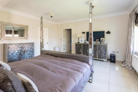 Bedroom1b.jpg